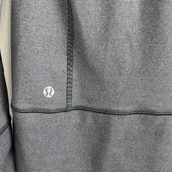 Lululemon In-Stride Gray & White Striped Running Jacket - Picture 6 of 8